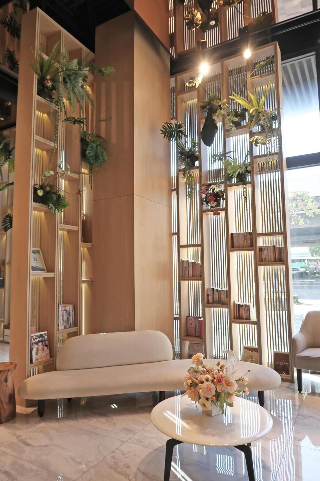 Royal Roi Hotel Taichung Buitenkant foto