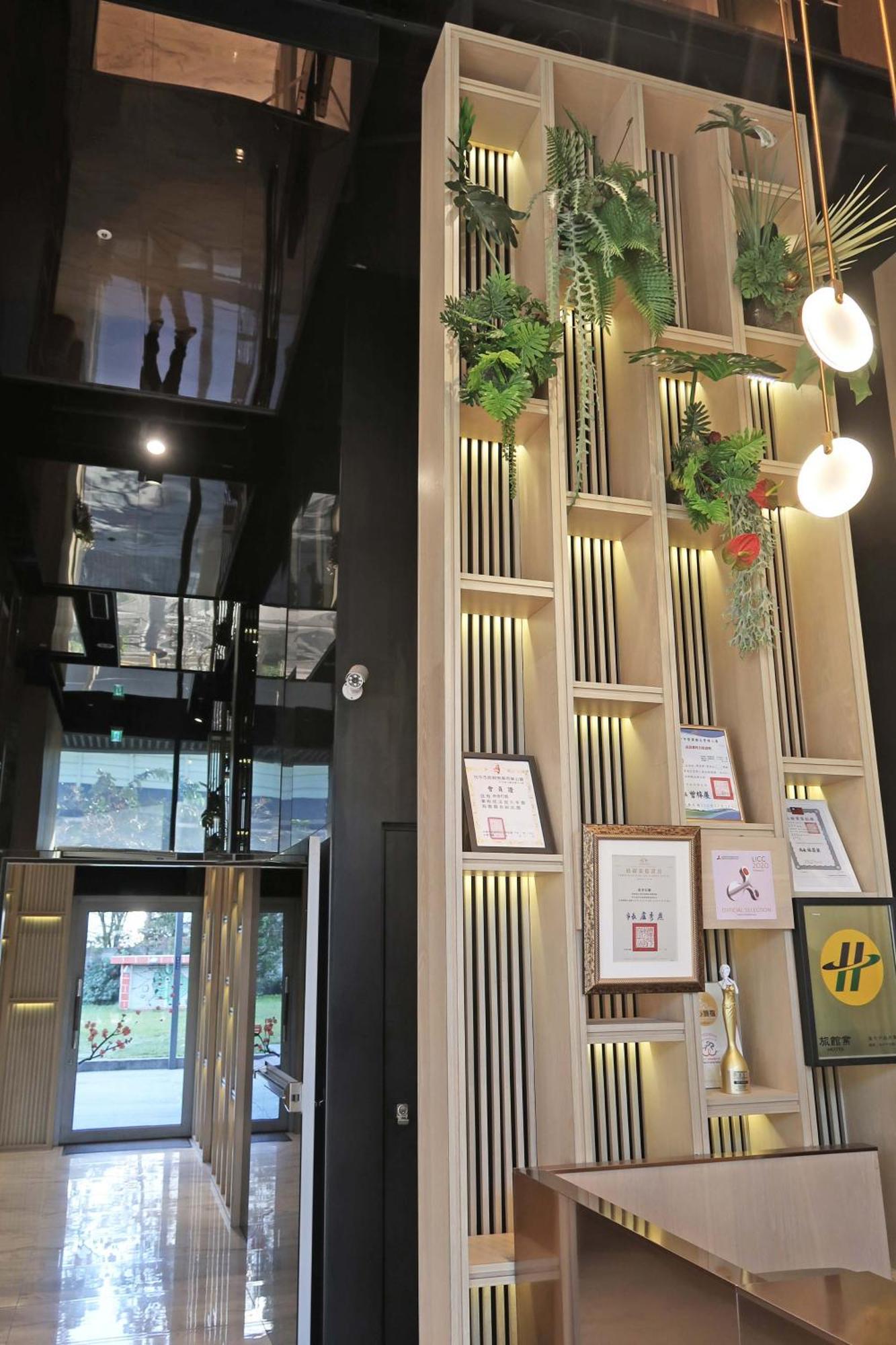Royal Roi Hotel Taichung Buitenkant foto