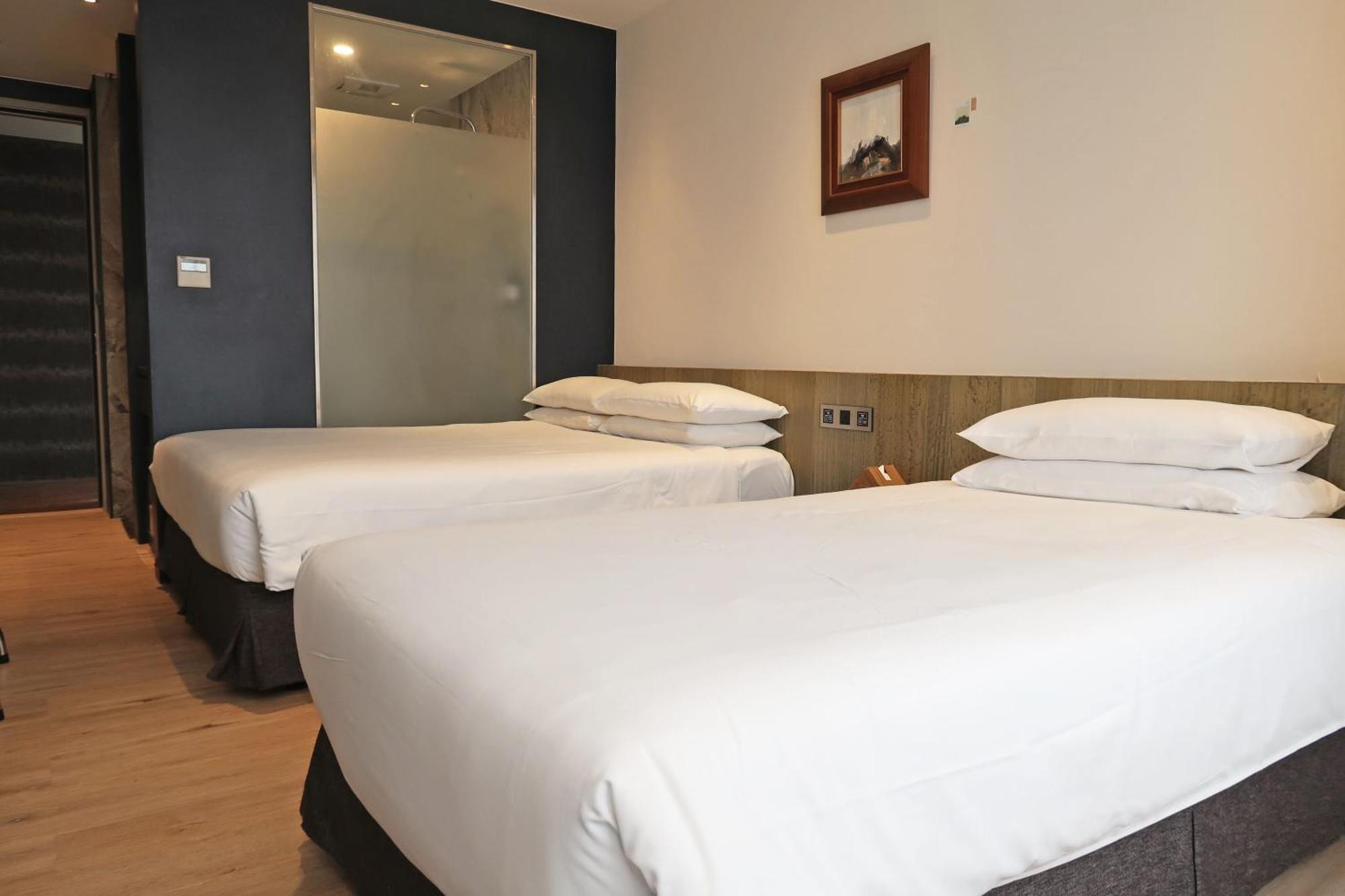 Royal Roi Hotel Taichung Buitenkant foto